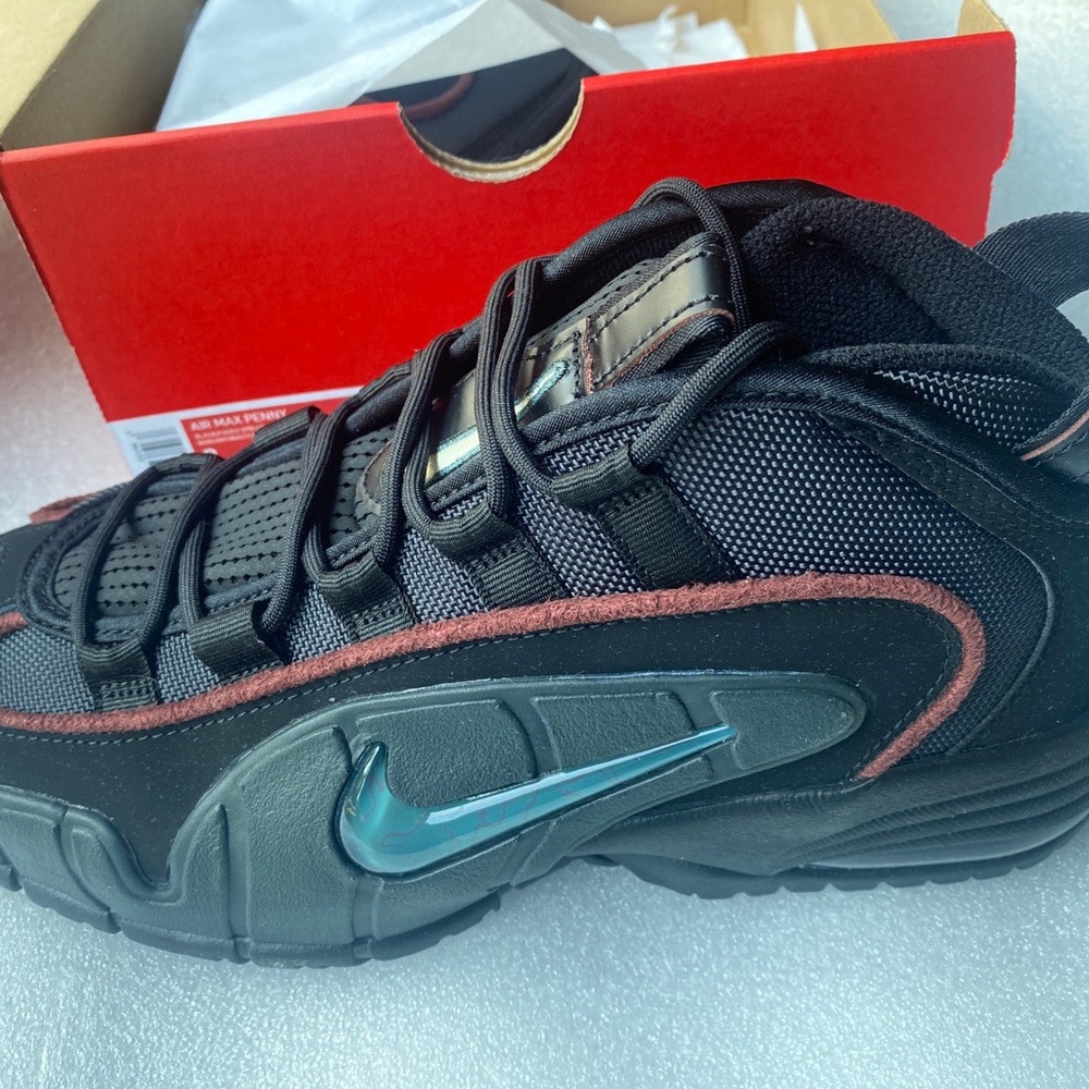 New mens Nike air, Max Penny faded Spruce sneakers, size 8.
